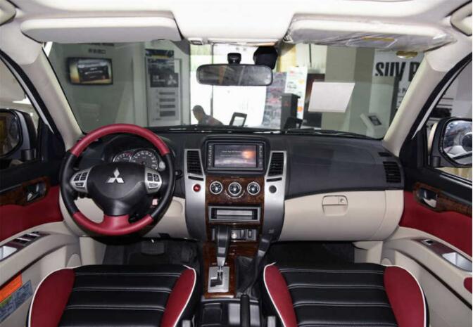 重慶租車三菱勁暢