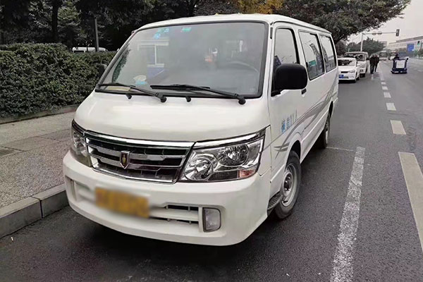 重慶租14-17座面包車豐田海獅價格
