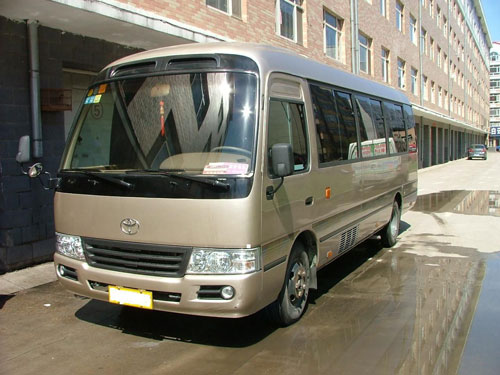 重慶租車17座中巴考斯特