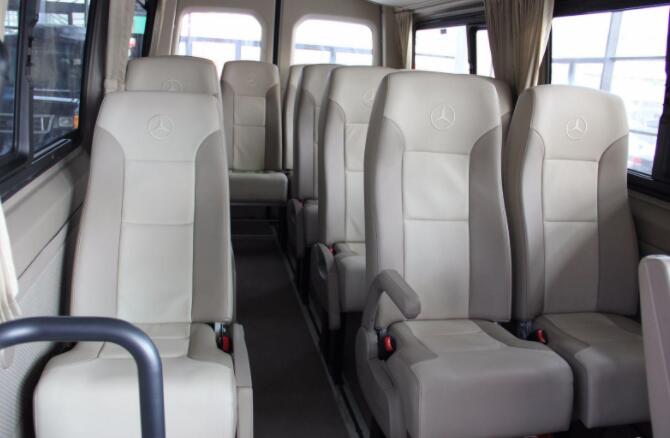 重慶租車奔馳凌特17座